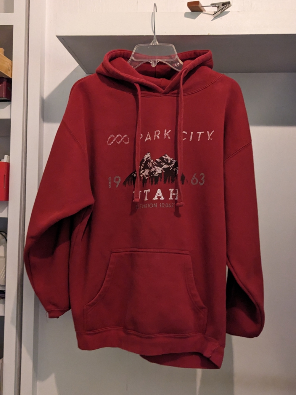 Park City Utah Maroon Pullover Hoodie Snowboarding